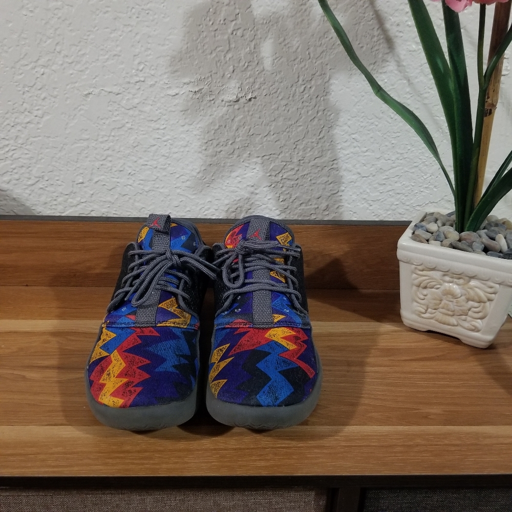 SNEAKERS | JORDAN
